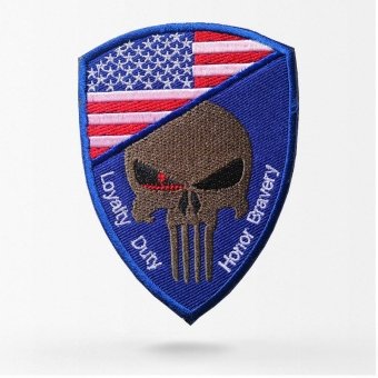 Нашивка с черепом на флаге США