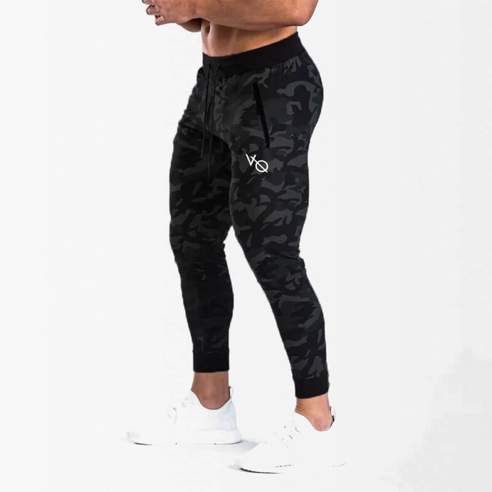 Зауженные камуфляжные джоггеры «Fit» чёрные