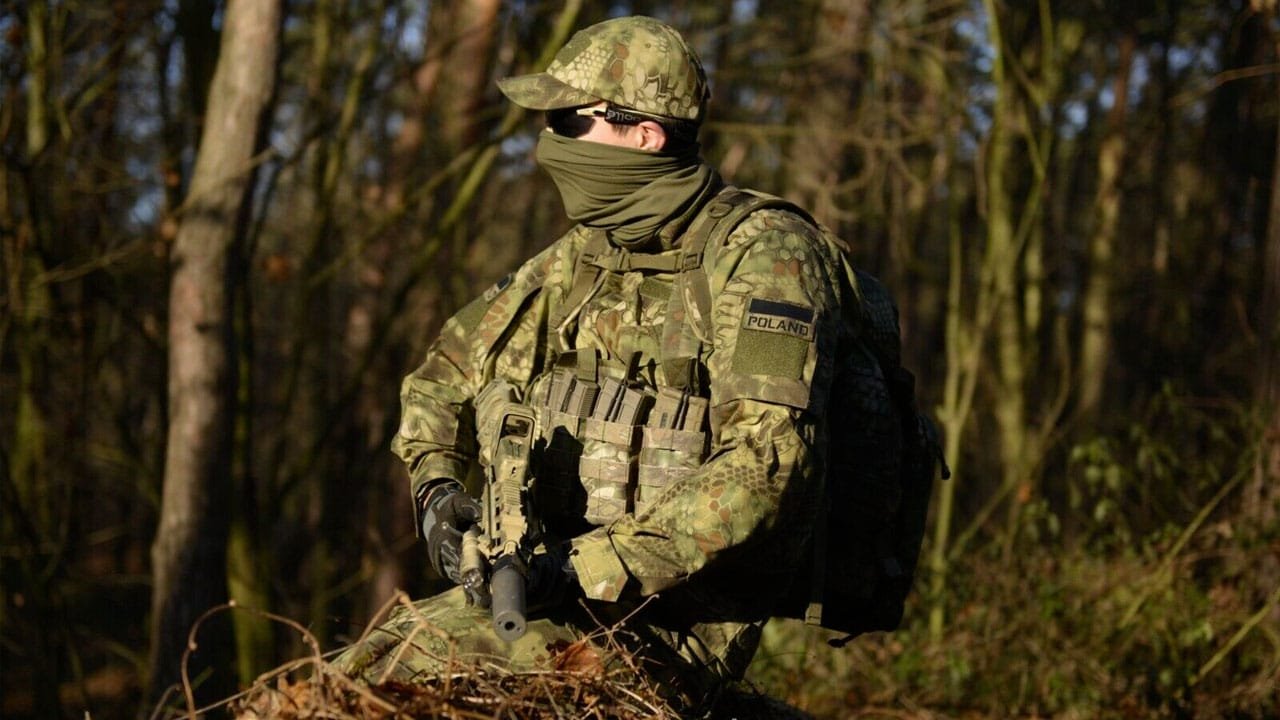 Kryptek Mandrake in use