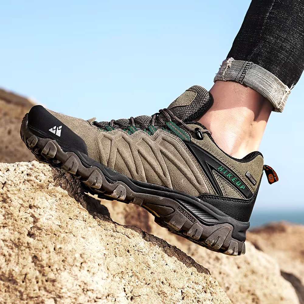 Leather hiking shoes "Hikeup"