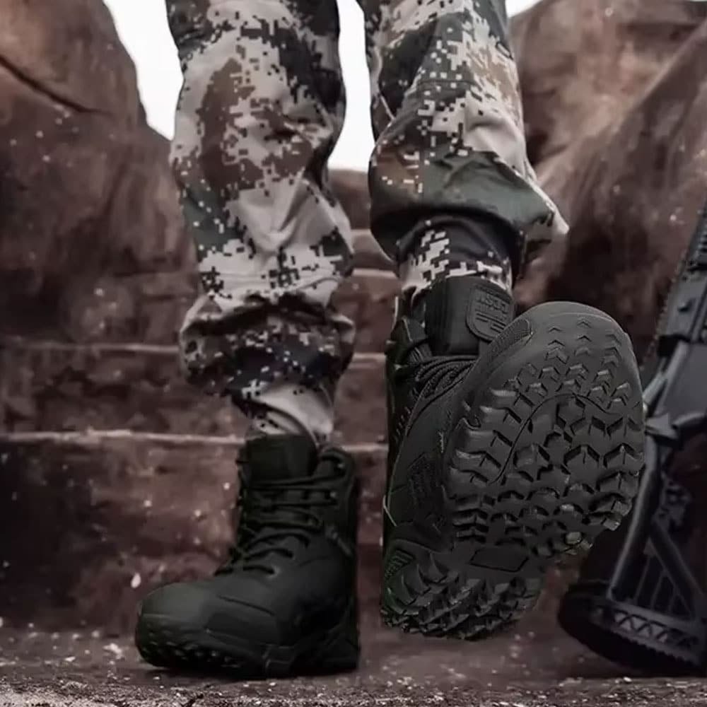Mid height tactical hiking boots Black