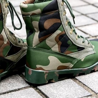 camouflage combat boots Woodland