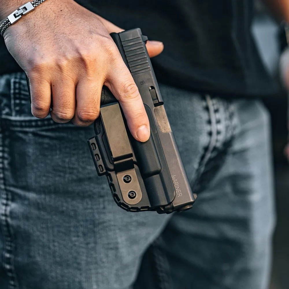 Чёрная кобура IWB для скрытого ношения — изображение 4